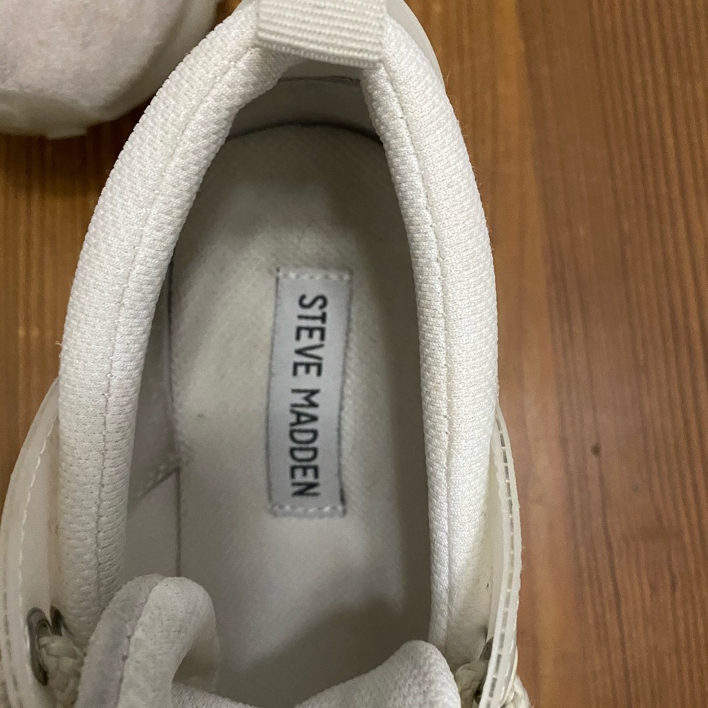 Steve Madden Sneakers